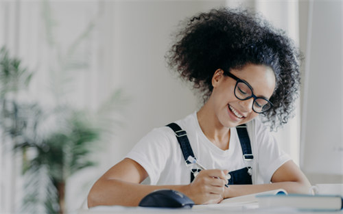 托福高分写作指南：掌握三大核心要素与实战技巧